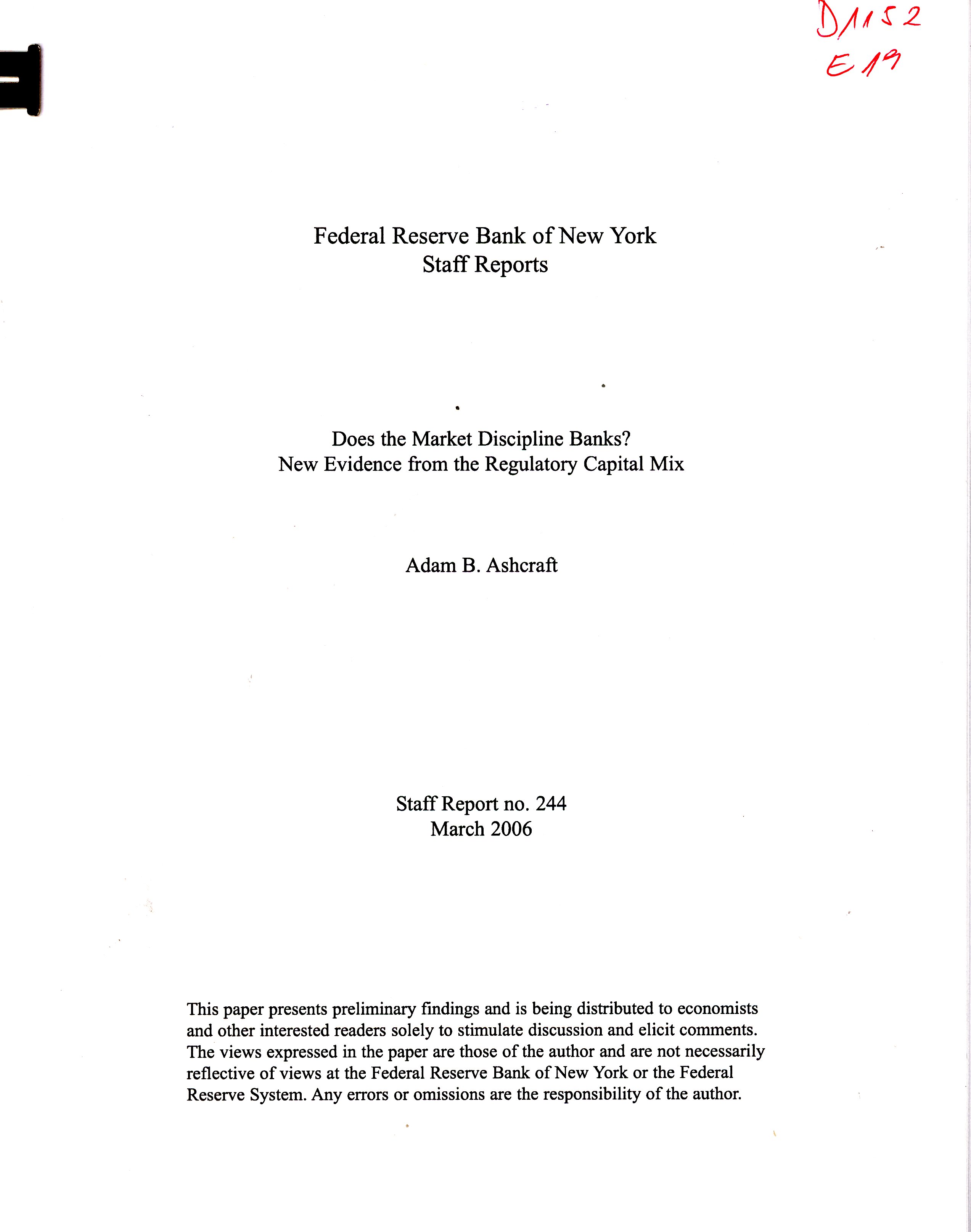 Imagen de la cubierta de Does the market discipline banks? New evidence from the regulatory capital mix