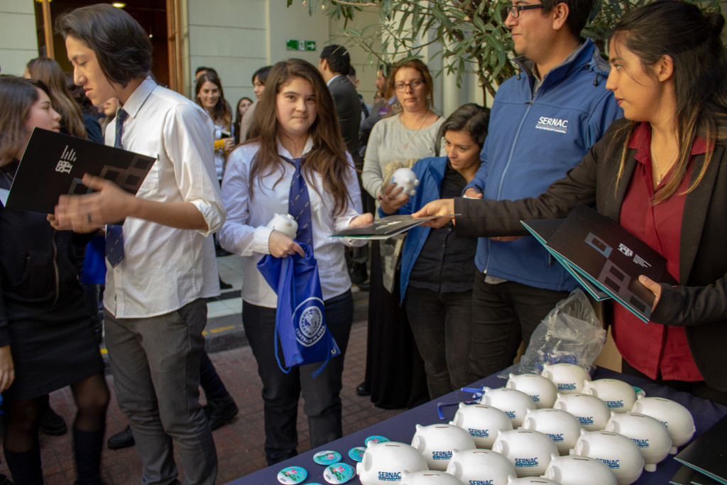 Entrega de regalos en Insuco